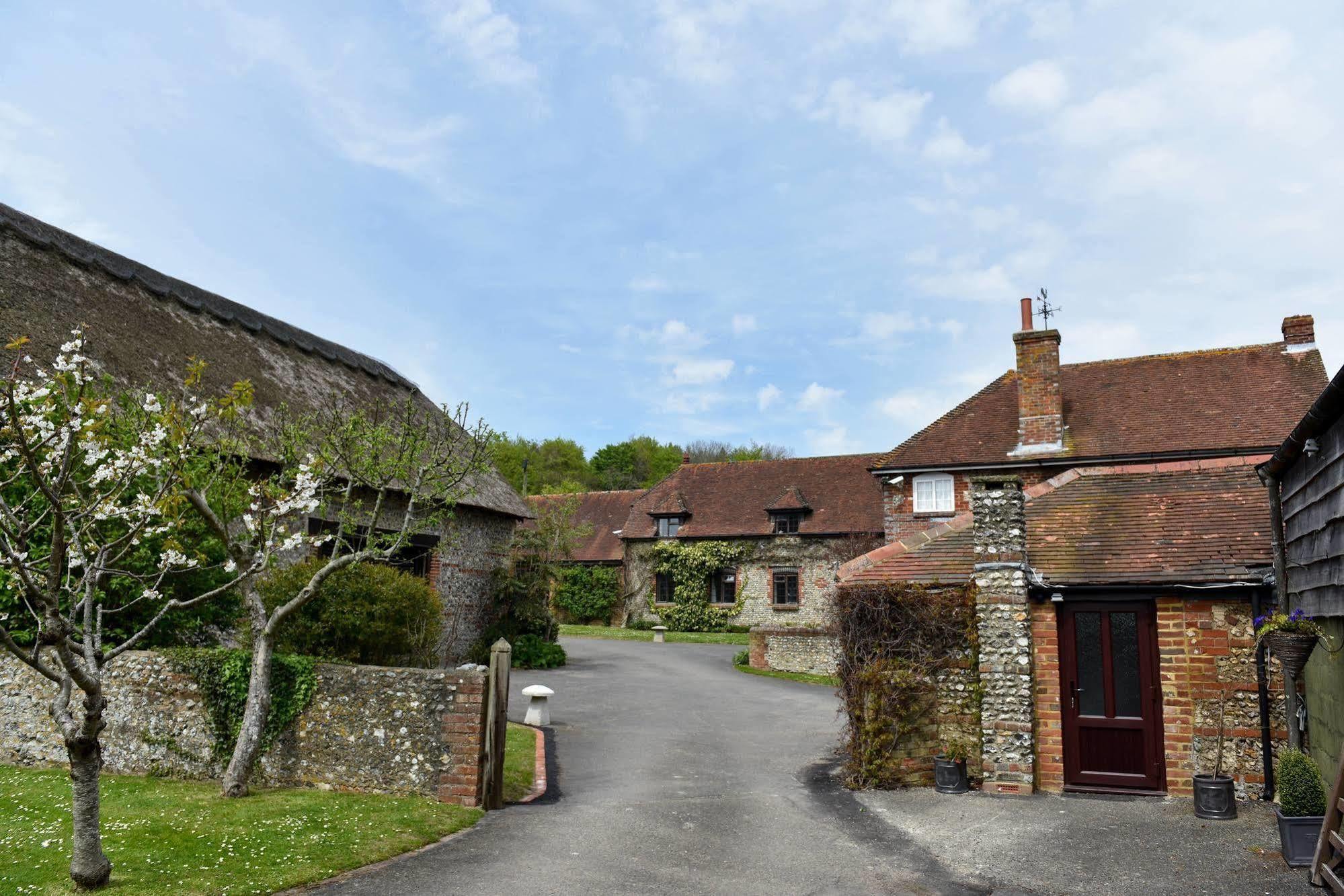 Old Selden Farm B&B Clapham  Экстерьер фото