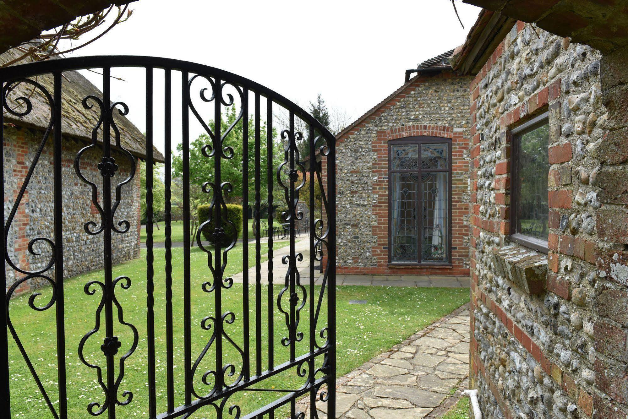 Old Selden Farm B&B Clapham  Экстерьер фото