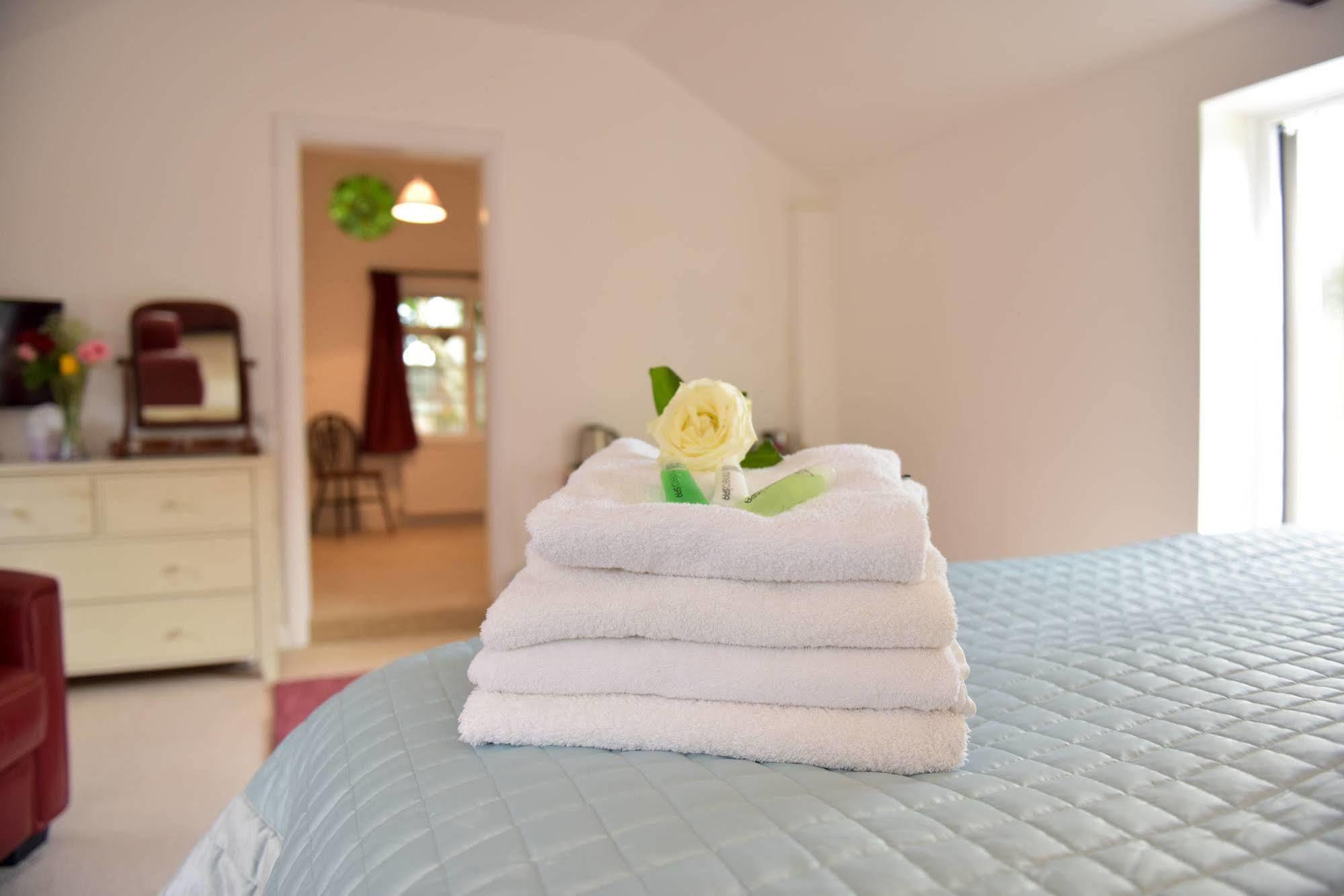 Old Selden Farm B&B Clapham  Экстерьер фото